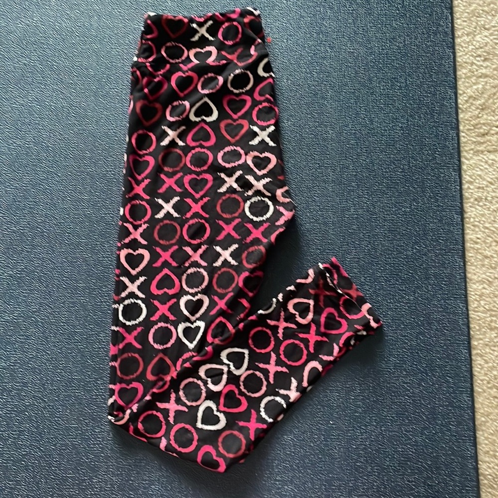 LuLaRoe Valentine’s Day leggings